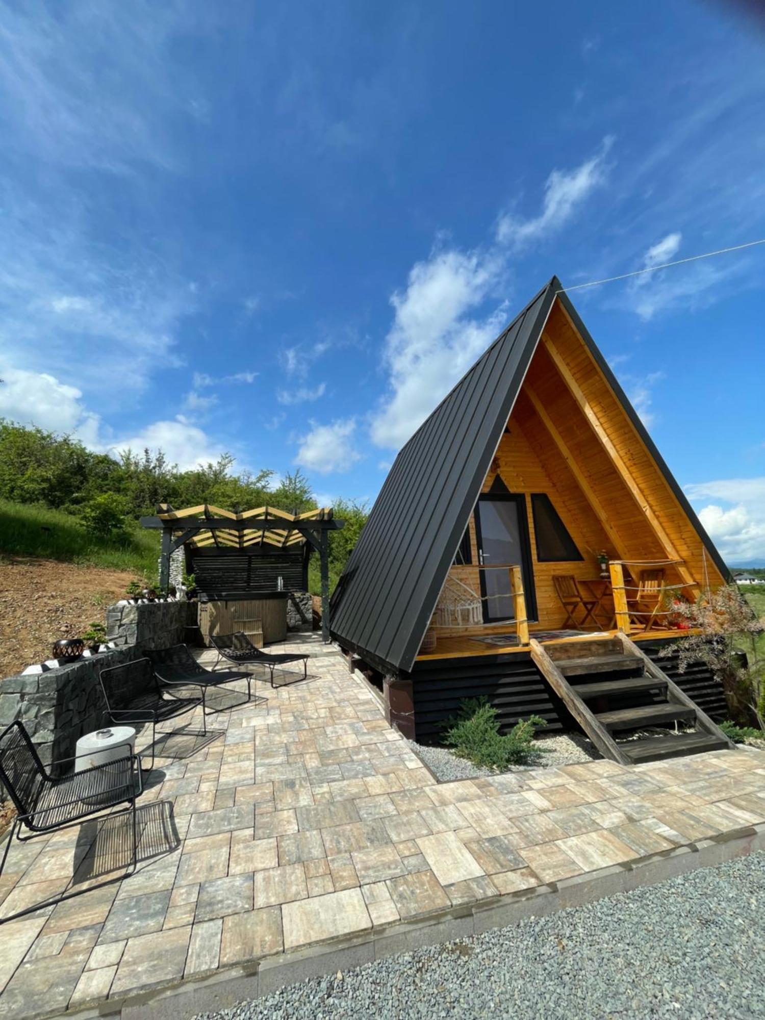 A Frame 1 Transalpina Otel Petresti Dış mekan fotoğraf