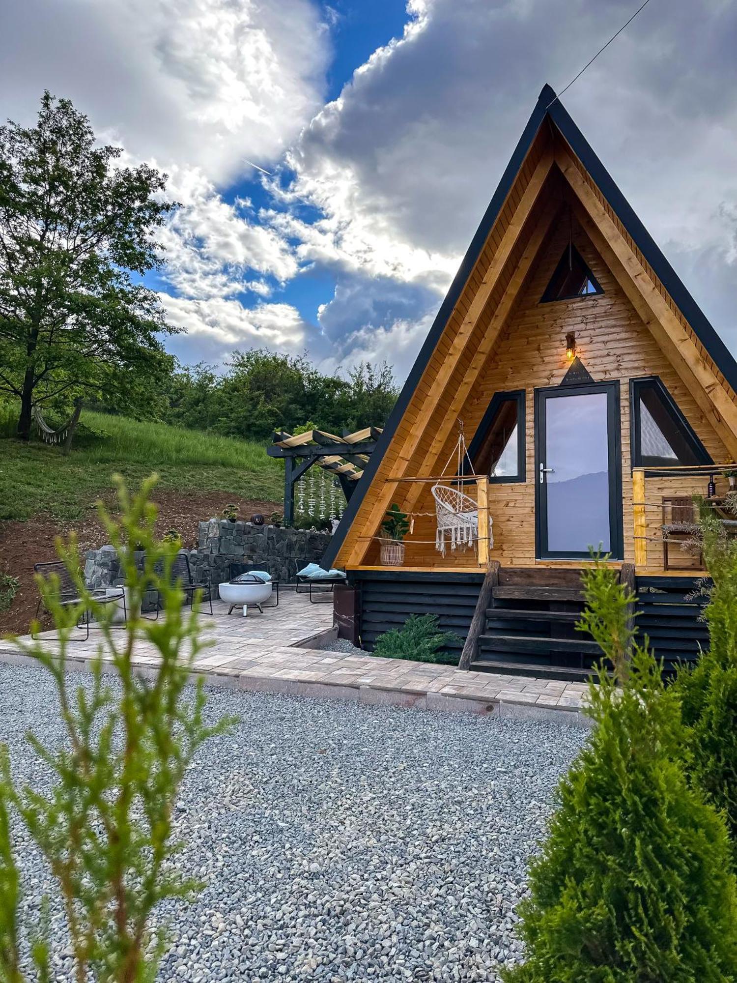 A Frame 1 Transalpina Otel Petresti Dış mekan fotoğraf